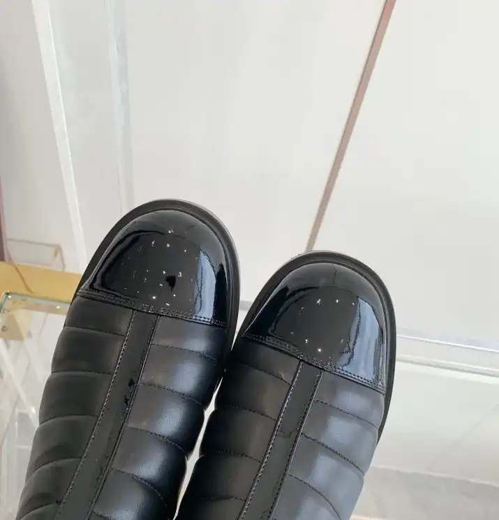 hype Chanel Boots