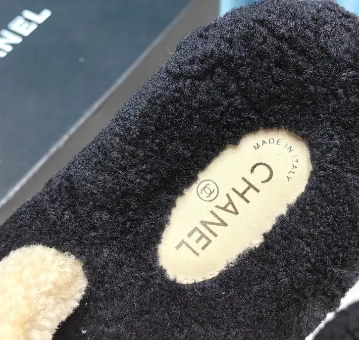 hype Chanel Slippers