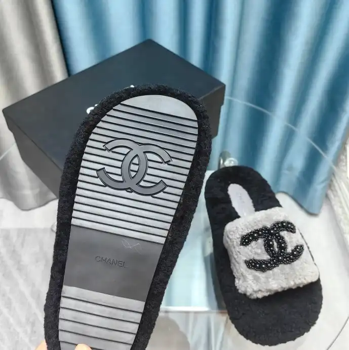 hype Chanel Slippers