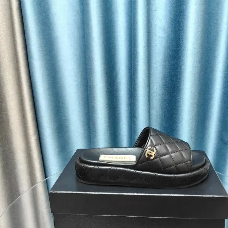 hype Chanel Slippers