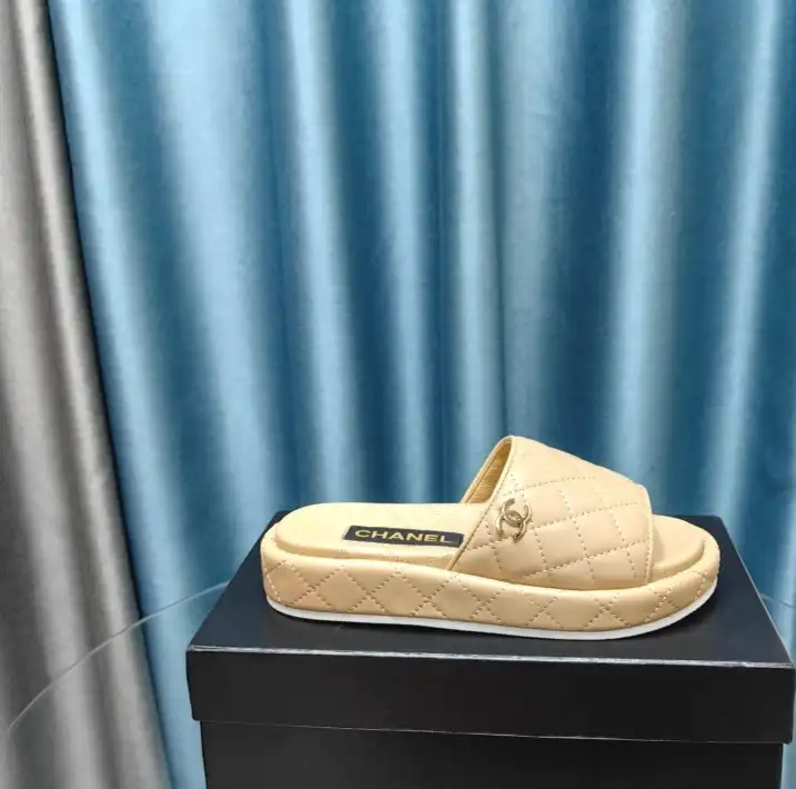 hype Chanel Slippers