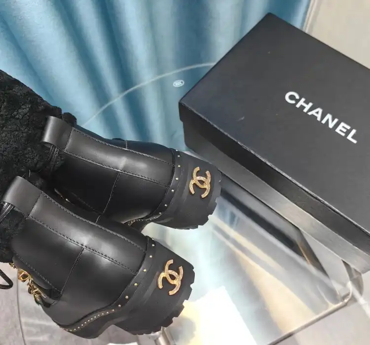 hype Chanel Boots