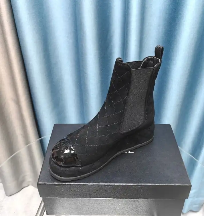 hype Chanel Boots