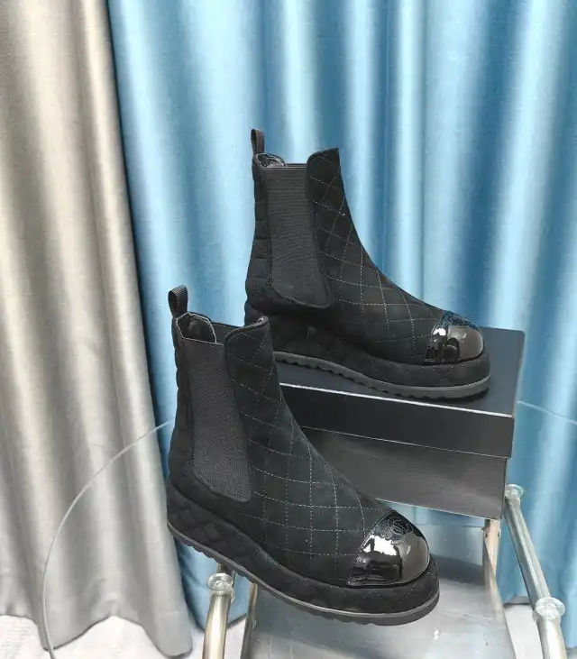 hype Chanel Boots