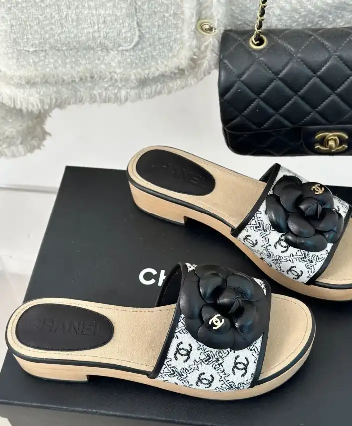 hype Chanel Slippers