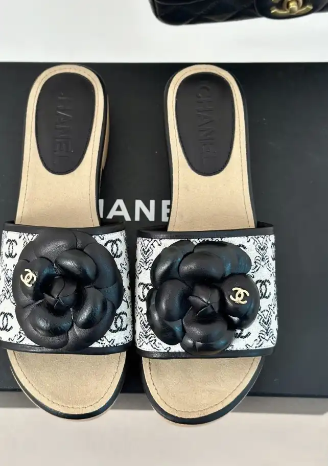 hype Chanel Slippers