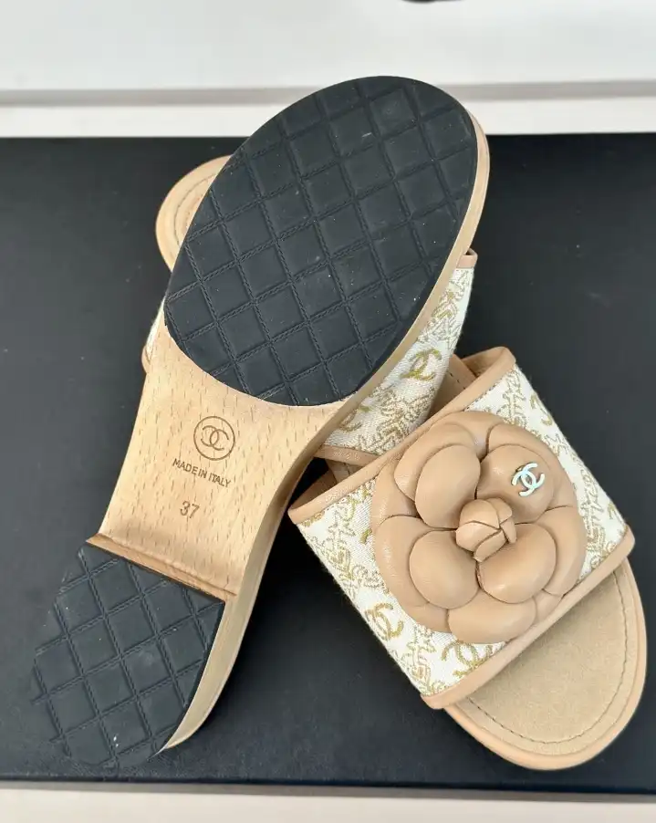 hype Chanel Slippers