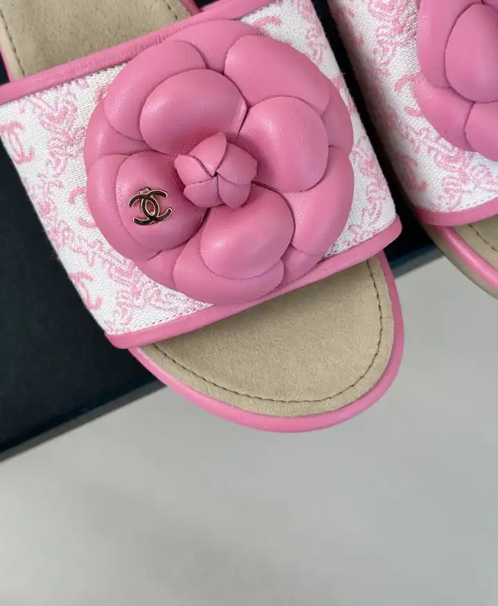 hype Chanel Slippers