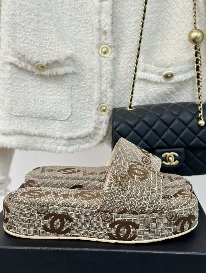 hype Chanel Slippers