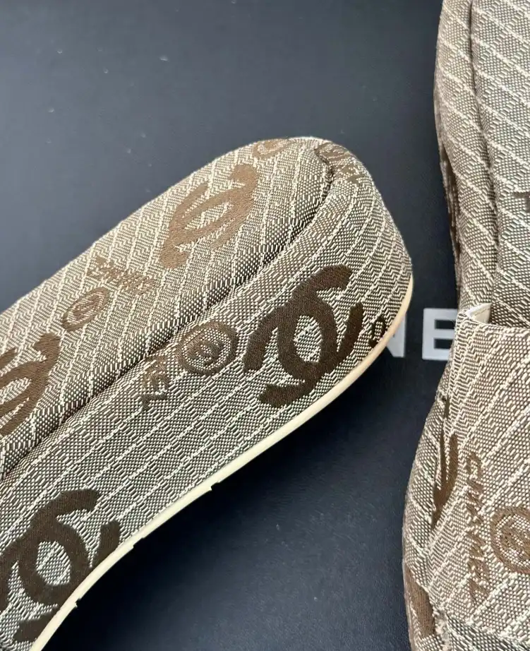 hype Chanel Slippers