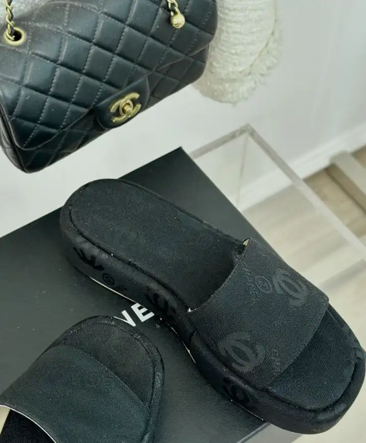 hype Chanel Slippers