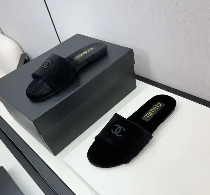 hype Chanel Slippers