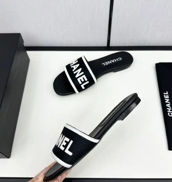 hype Chanel Slippers