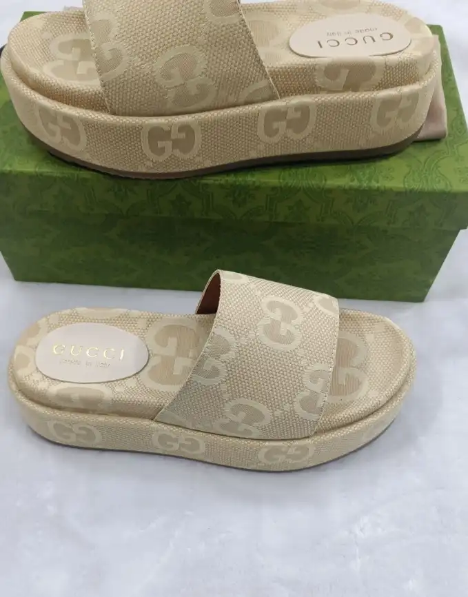 hype Gucci Slippers