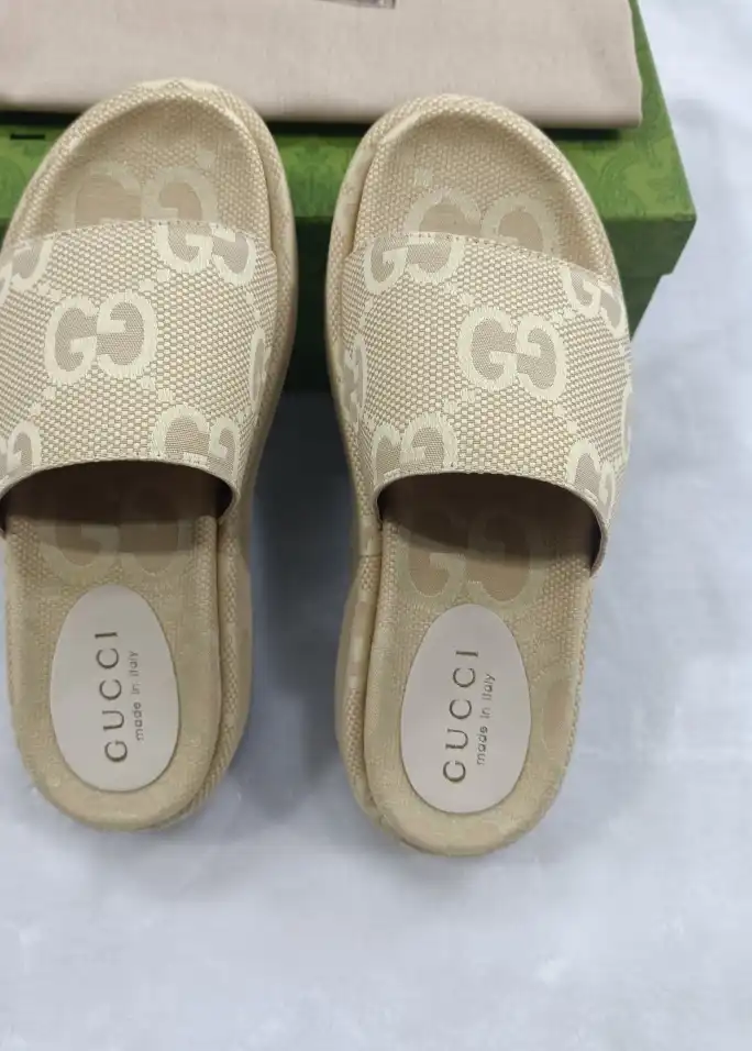 hype Gucci Slippers