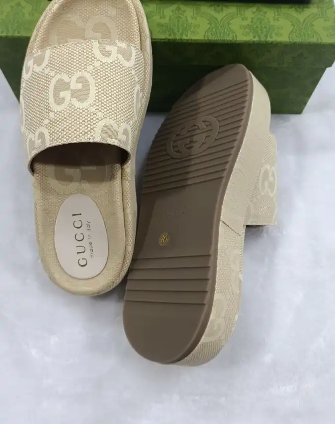 hype Gucci Slippers