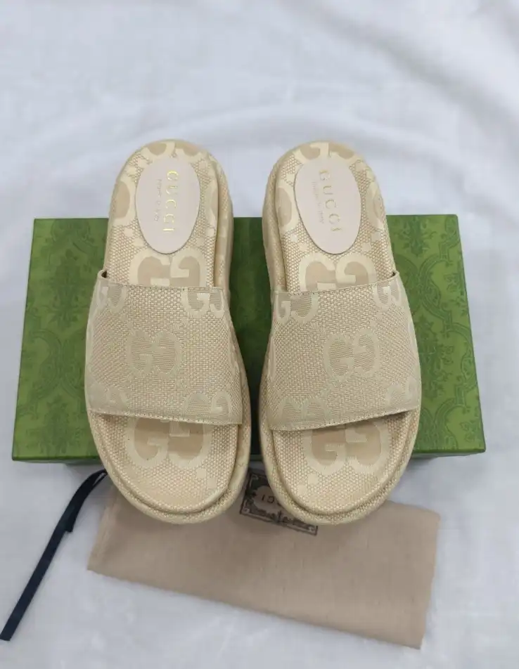 hype Gucci Slippers