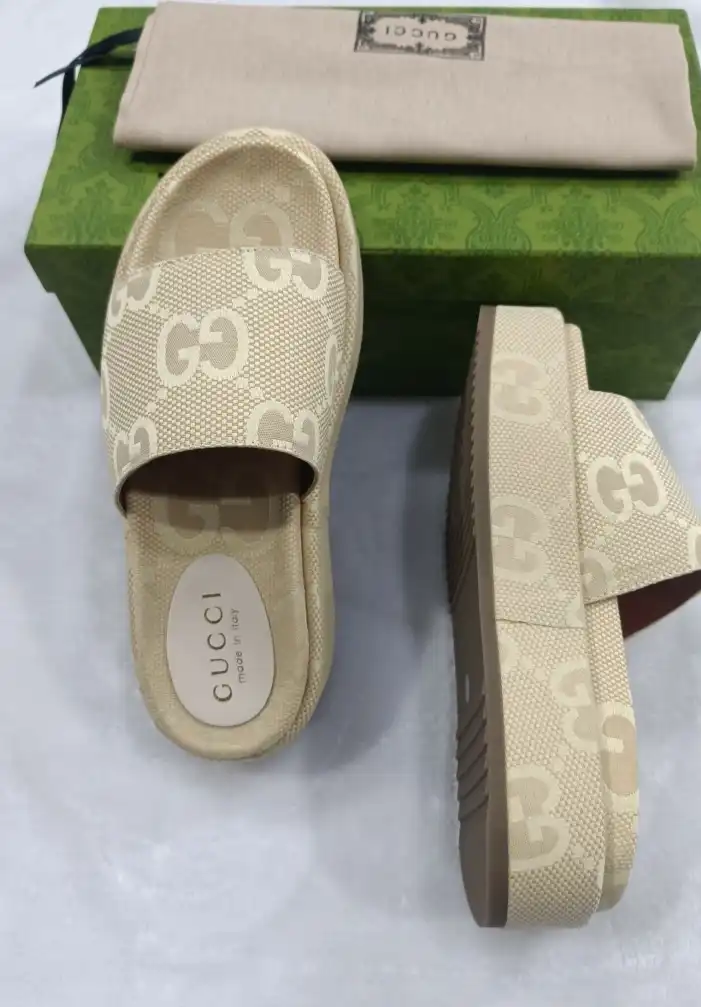 hype Gucci Slippers