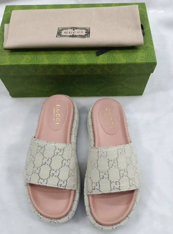 hype Gucci Slippers