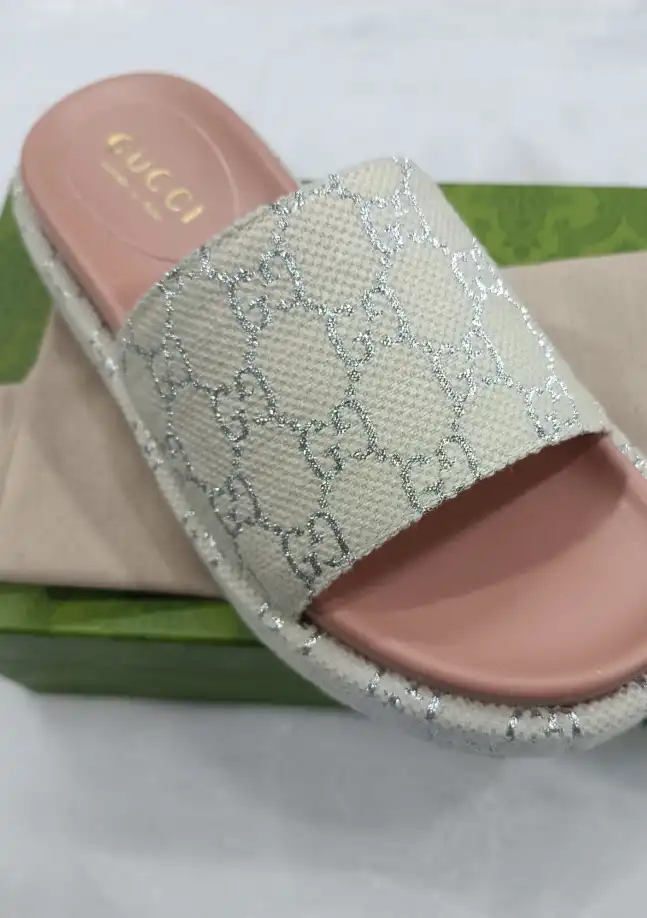 hype Gucci Slippers