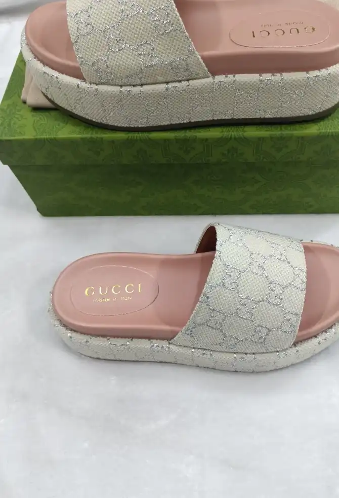 hype Gucci Slippers