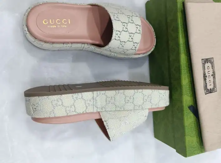 hype Gucci Slippers