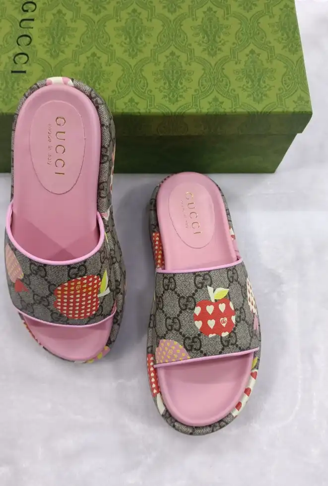 hype Gucci Slippers