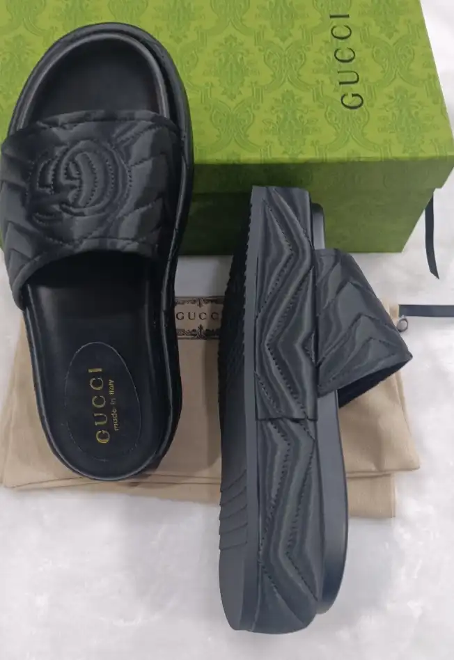 hype Gucci Slippers