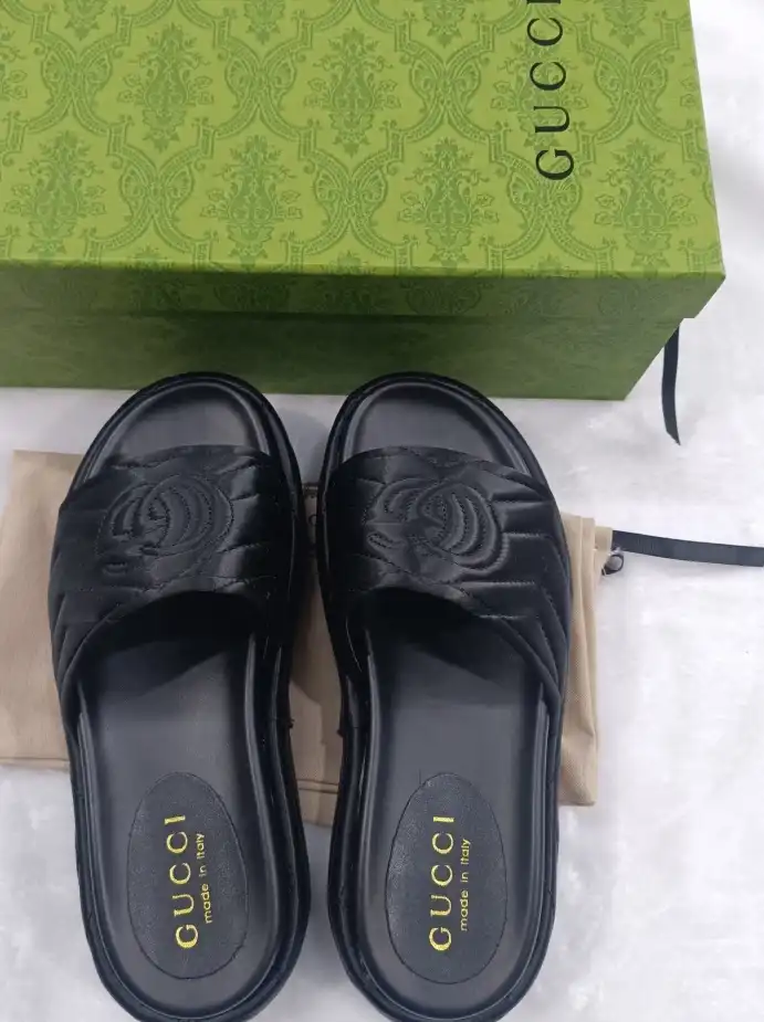 hype Gucci Slippers