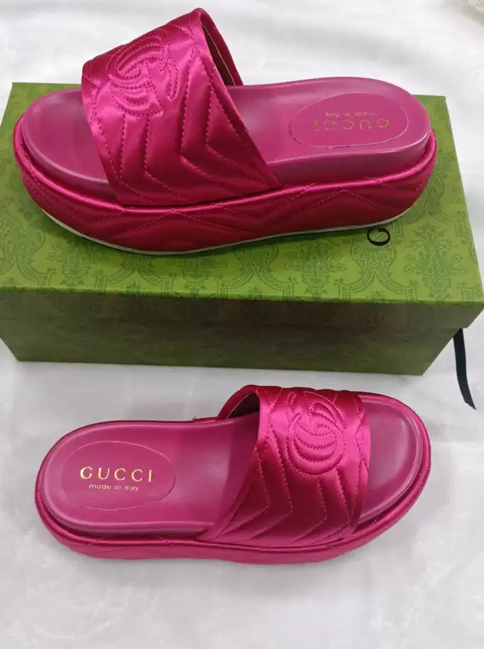 hype Gucci Slippers