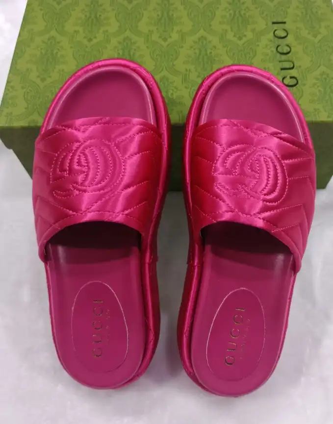 hype Gucci Slippers