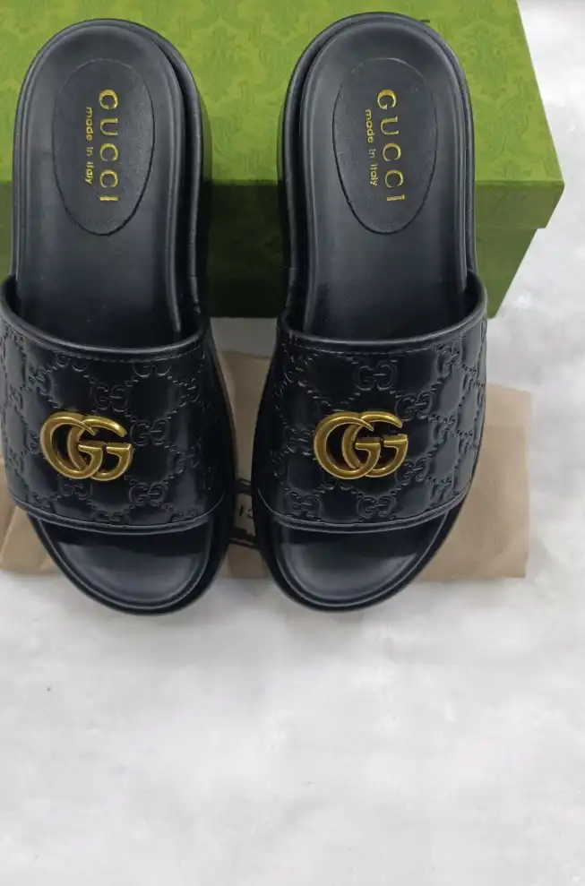 hype Gucci Slippers