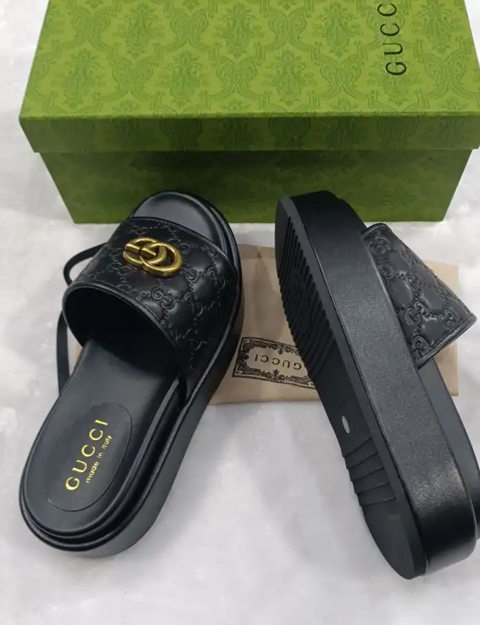 hype Gucci Slippers