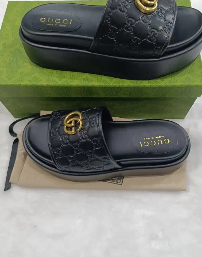 hype Gucci Slippers