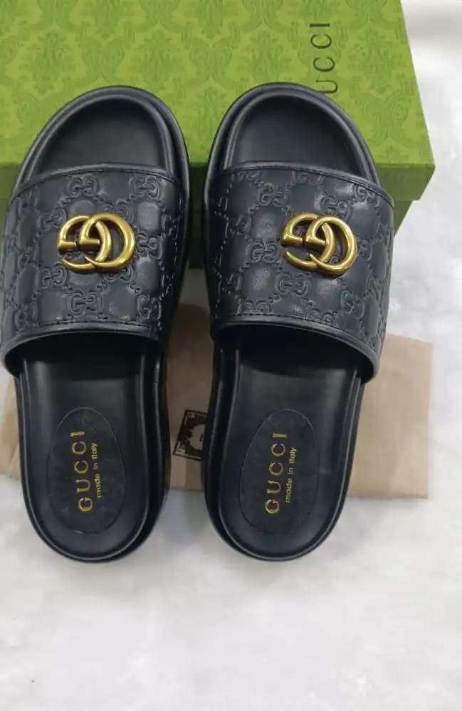 hype Gucci Slippers