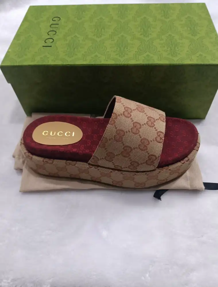 hype Gucci Slippers