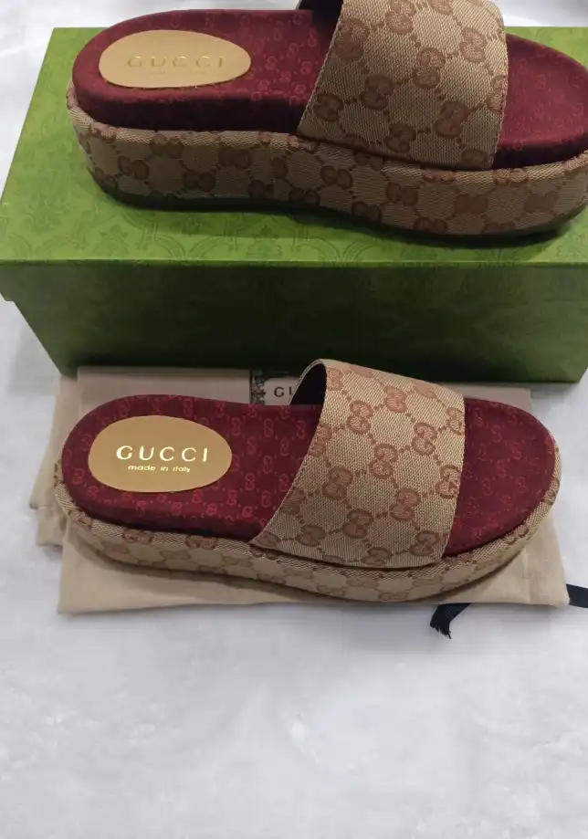 hype Gucci Slippers