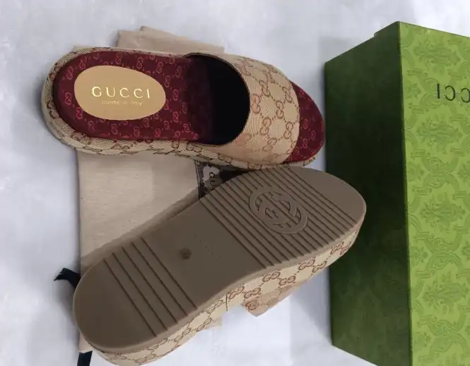 hype Gucci Slippers