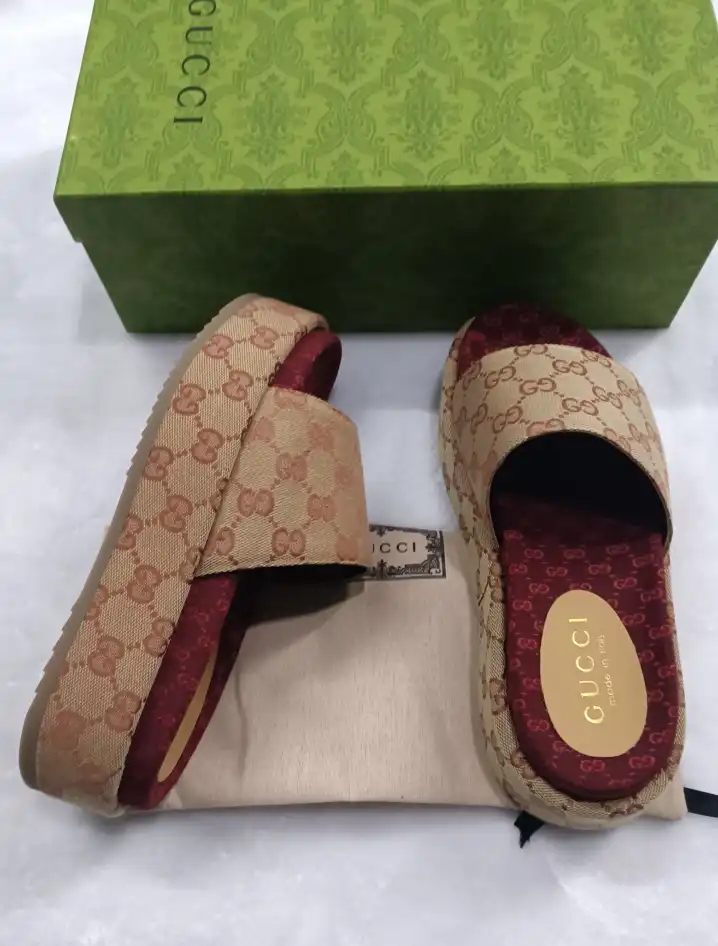 hype Gucci Slippers