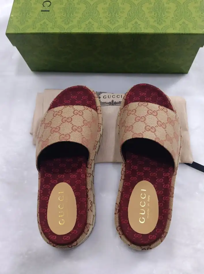 hype Gucci Slippers