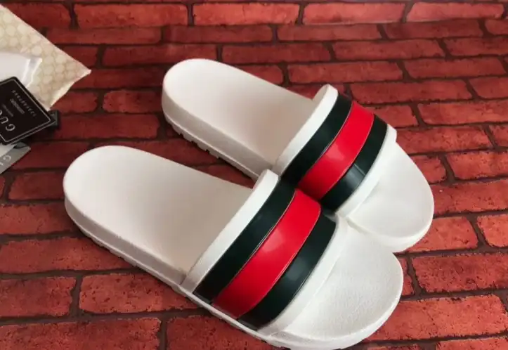 hype Gucci Slippers