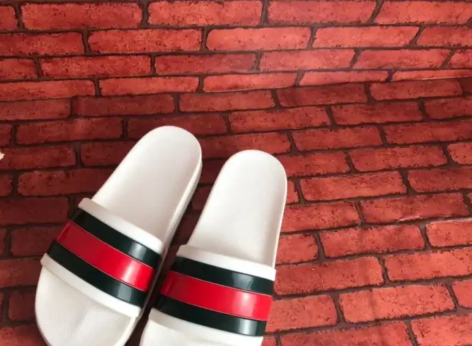 hype Gucci Slippers