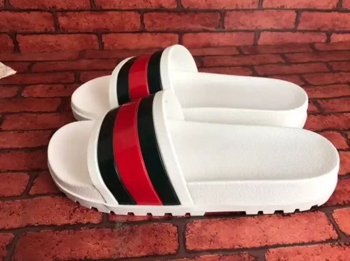 hype Gucci Slippers