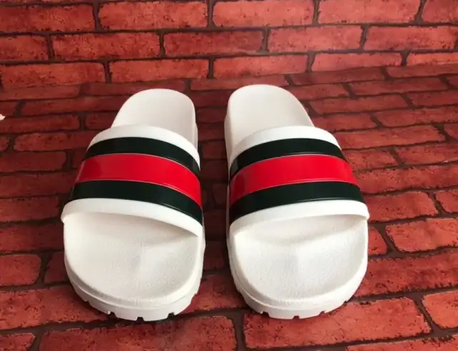 hype Gucci Slippers