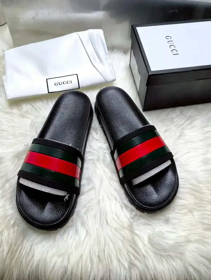 hype Gucci Slippers