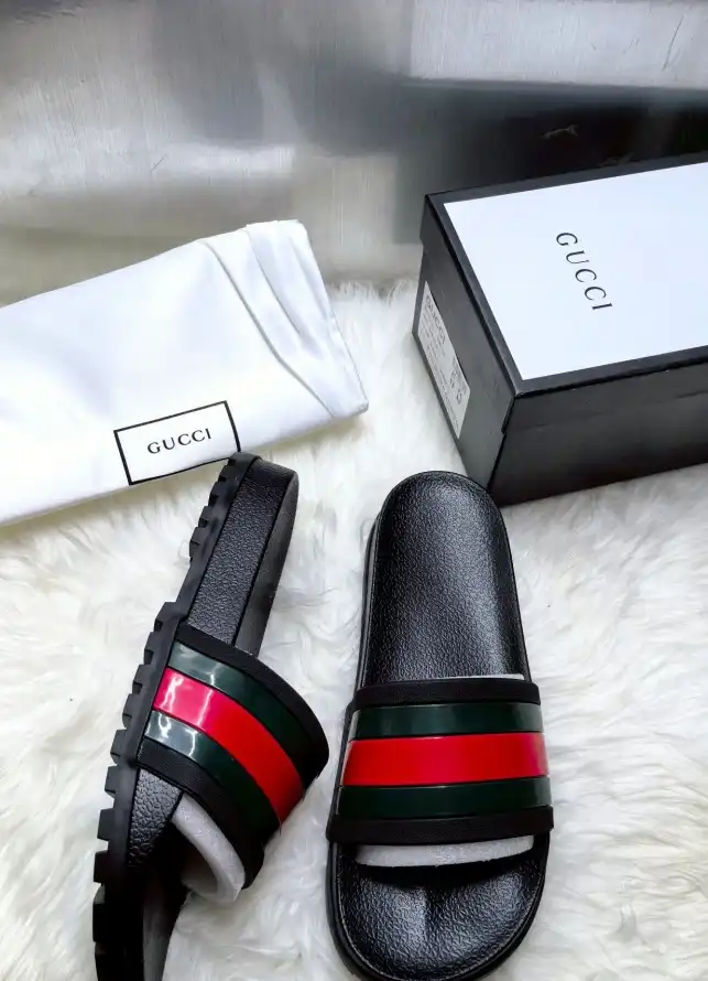 hype Gucci Slippers