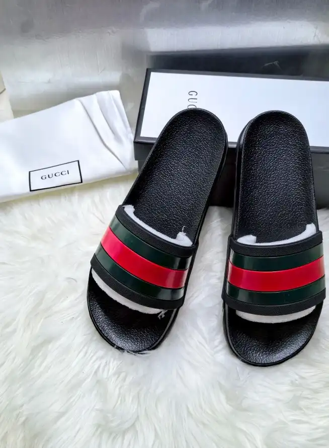 hype Gucci Slippers