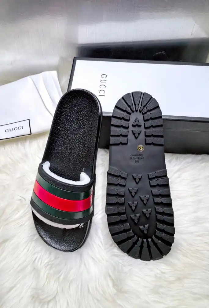 hype Gucci Slippers