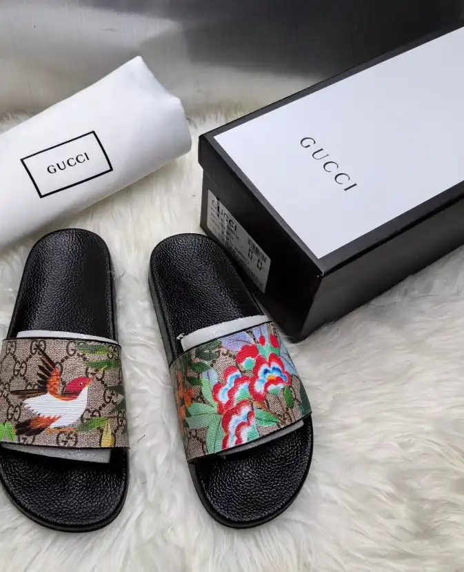 hype Gucci Slippers