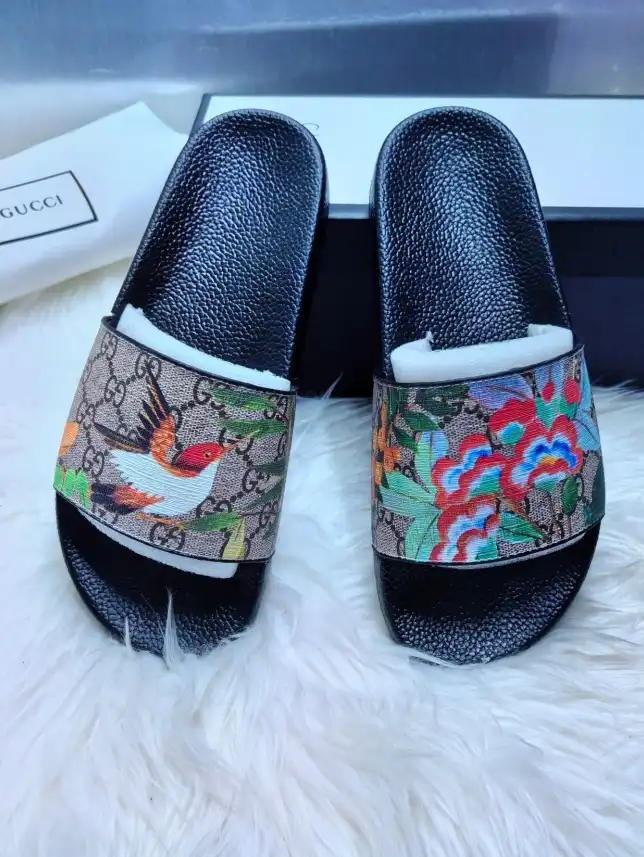 hype Gucci Slippers